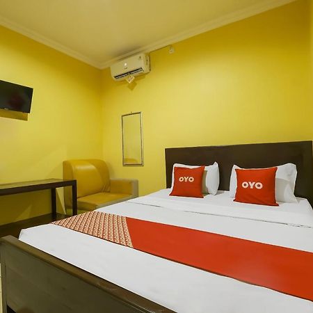 Oyo 92483 Hotel Kirana Salatiga Esterno foto