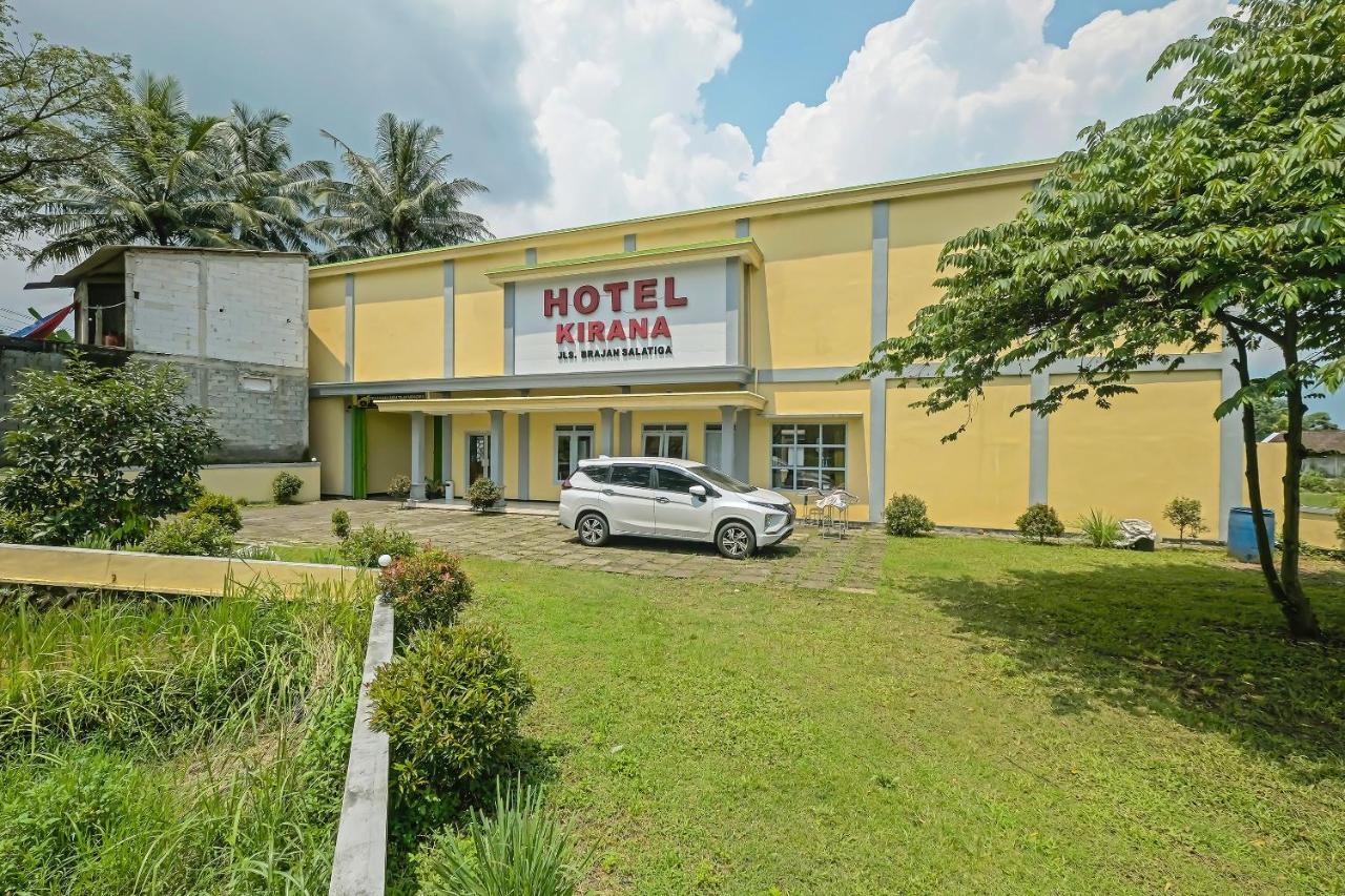Oyo 92483 Hotel Kirana Salatiga Esterno foto