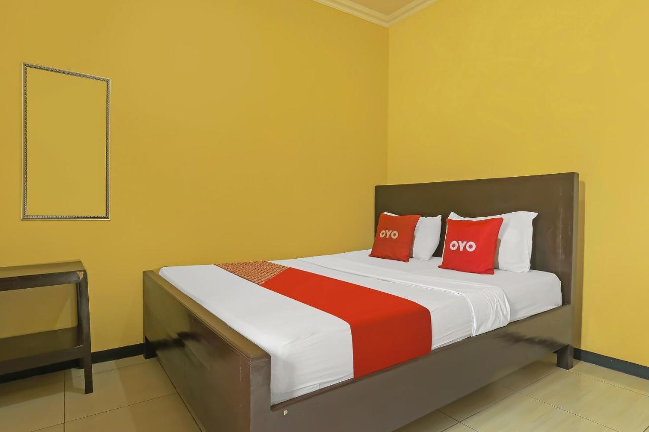 Oyo 92483 Hotel Kirana Salatiga Esterno foto