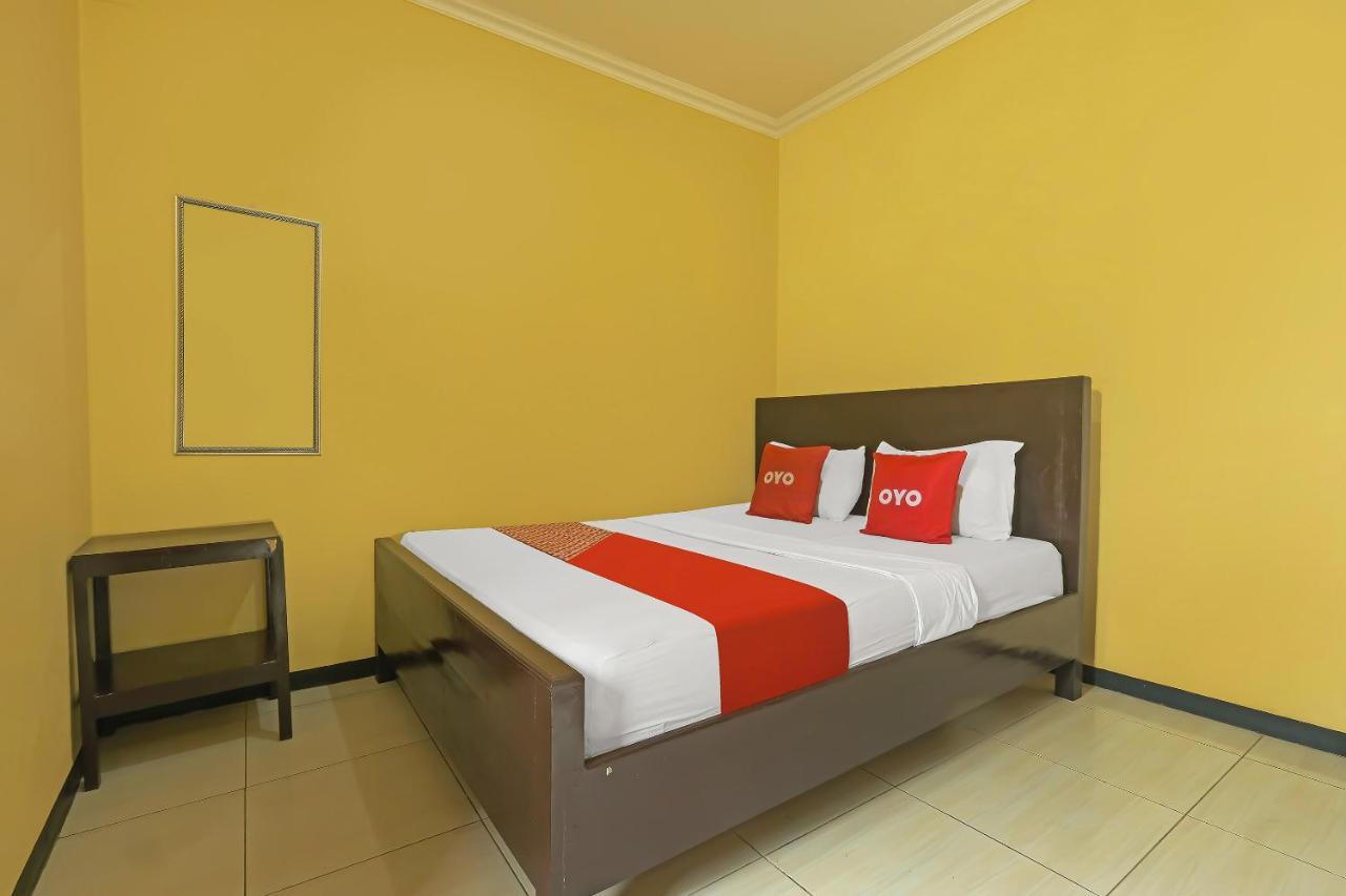 Oyo 92483 Hotel Kirana Salatiga Esterno foto