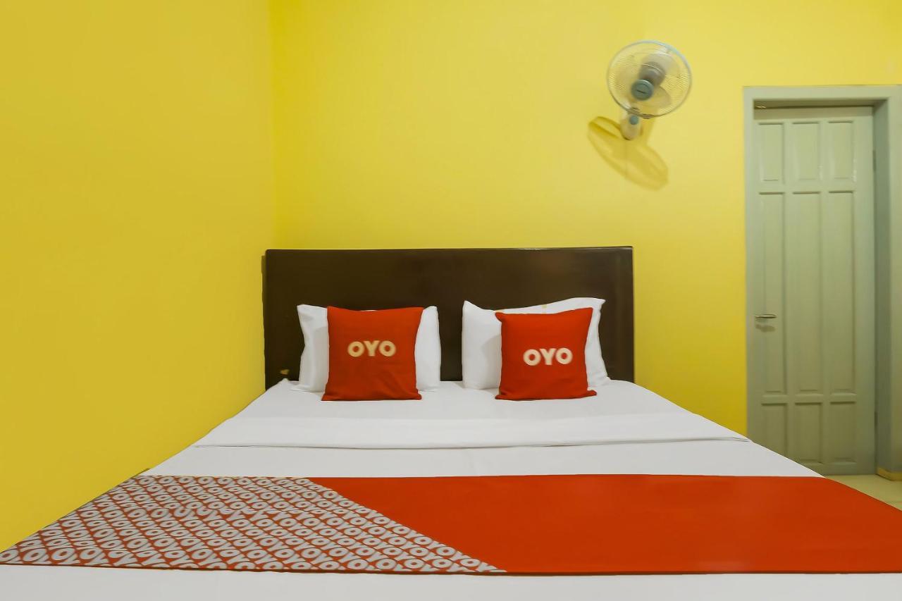 Oyo 92483 Hotel Kirana Salatiga Esterno foto