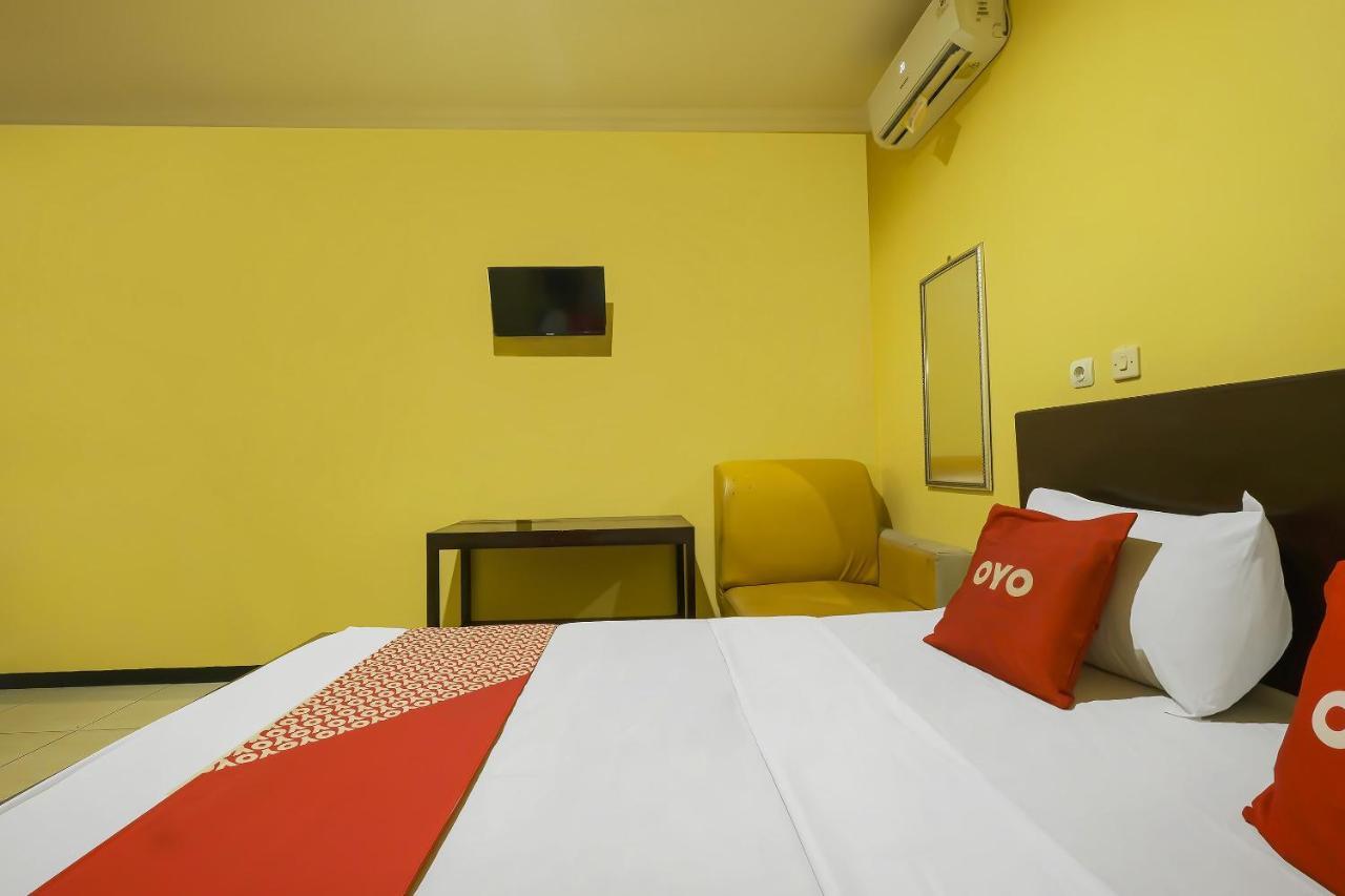 Oyo 92483 Hotel Kirana Salatiga Esterno foto